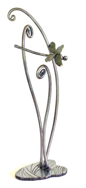 Giant Hawaiian Dragonfly, Pinao